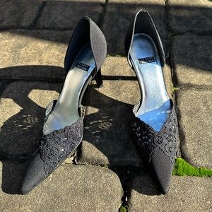 Stuart Weitzman black lace kitten heel formal pumps